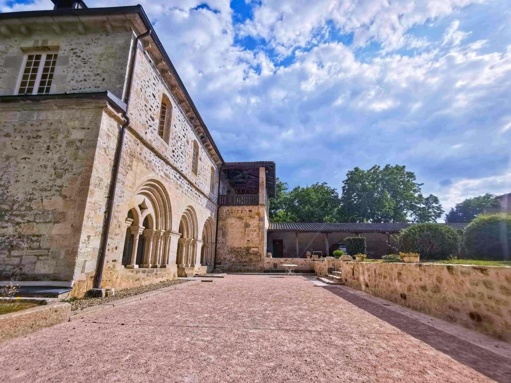 Bed and Breakfast Abbaye Saint Gilbert Экстерьер фото