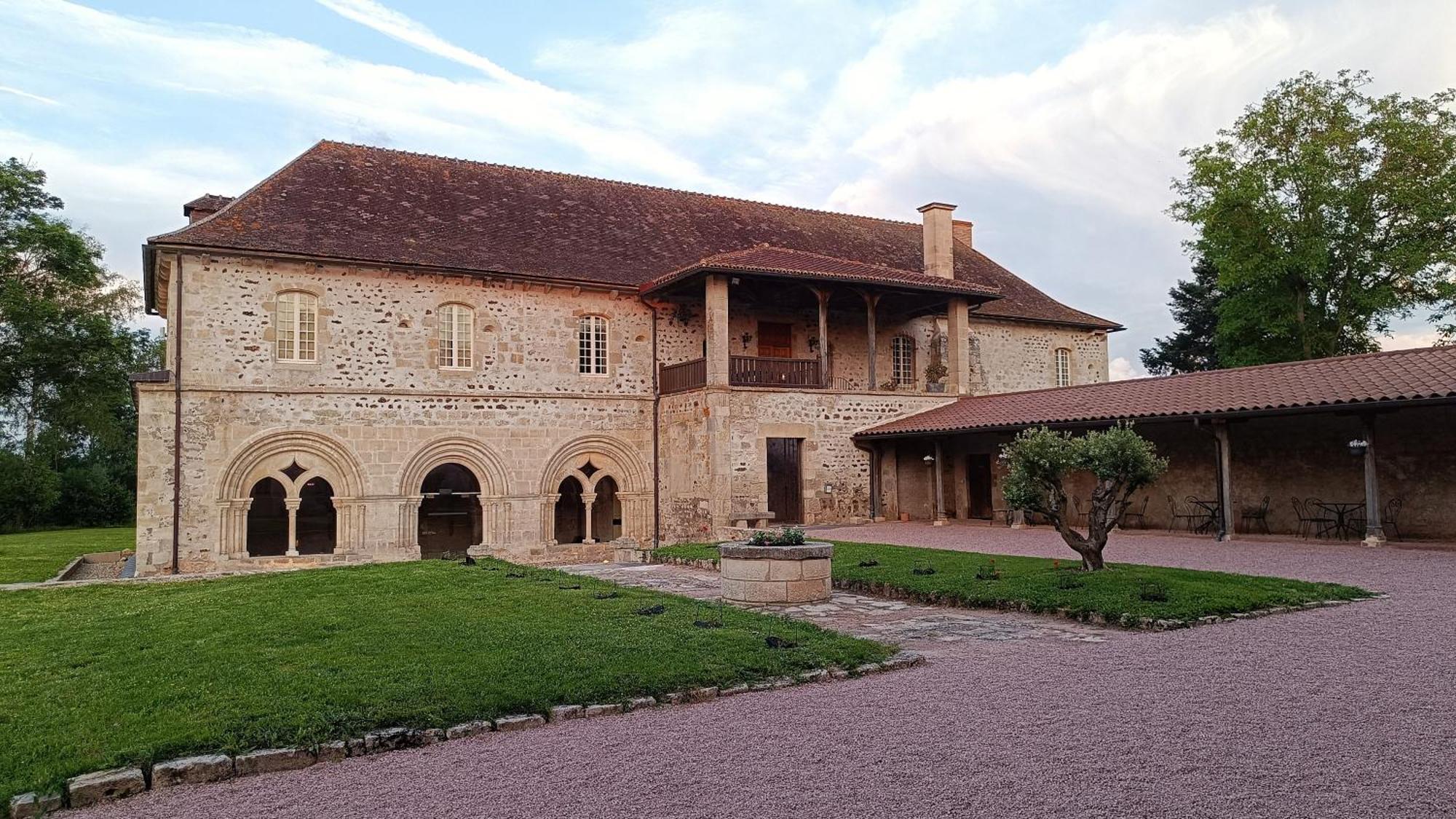 Bed and Breakfast Abbaye Saint Gilbert Экстерьер фото
